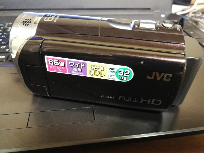 JVCKENWOOD JVC EVERIO GZ-E565 GZ-E565-R ビデオカメラ ローズレッド 内蔵メモリー32GB 入手困難